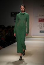 Model walks the ramp for Anand Kabra at Wills Lifestyle India Fashion Week Autumn Winter 2012 Day 1 on 15th Feb 2012 (45).JPG